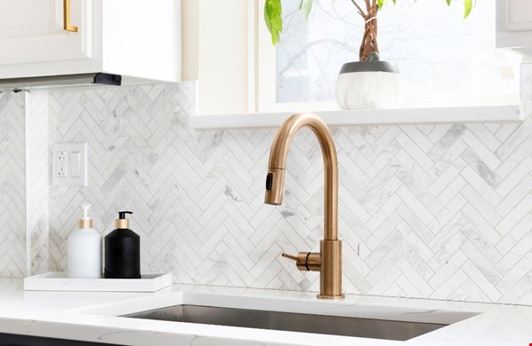 Hoewel het kraanwater in Nederland van hoge kwaliteit is, kunnen verschillende factoren toch de smaak of zuiverheid beïnvloeden. Denk aan ouderwetse leidingen, kalkvorming of zelfs kleine hoeveelheden verontreinigingen. Hoewel het kraanwater in Nederland van hoge kwaliteit is, kunnen verschillende factoren toch de smaak of zuiverheid beïnvloeden. Denk aan ouderwetse leidingen, kalkvorming of zelfs kleine hoeveelheden verontreinigingen.